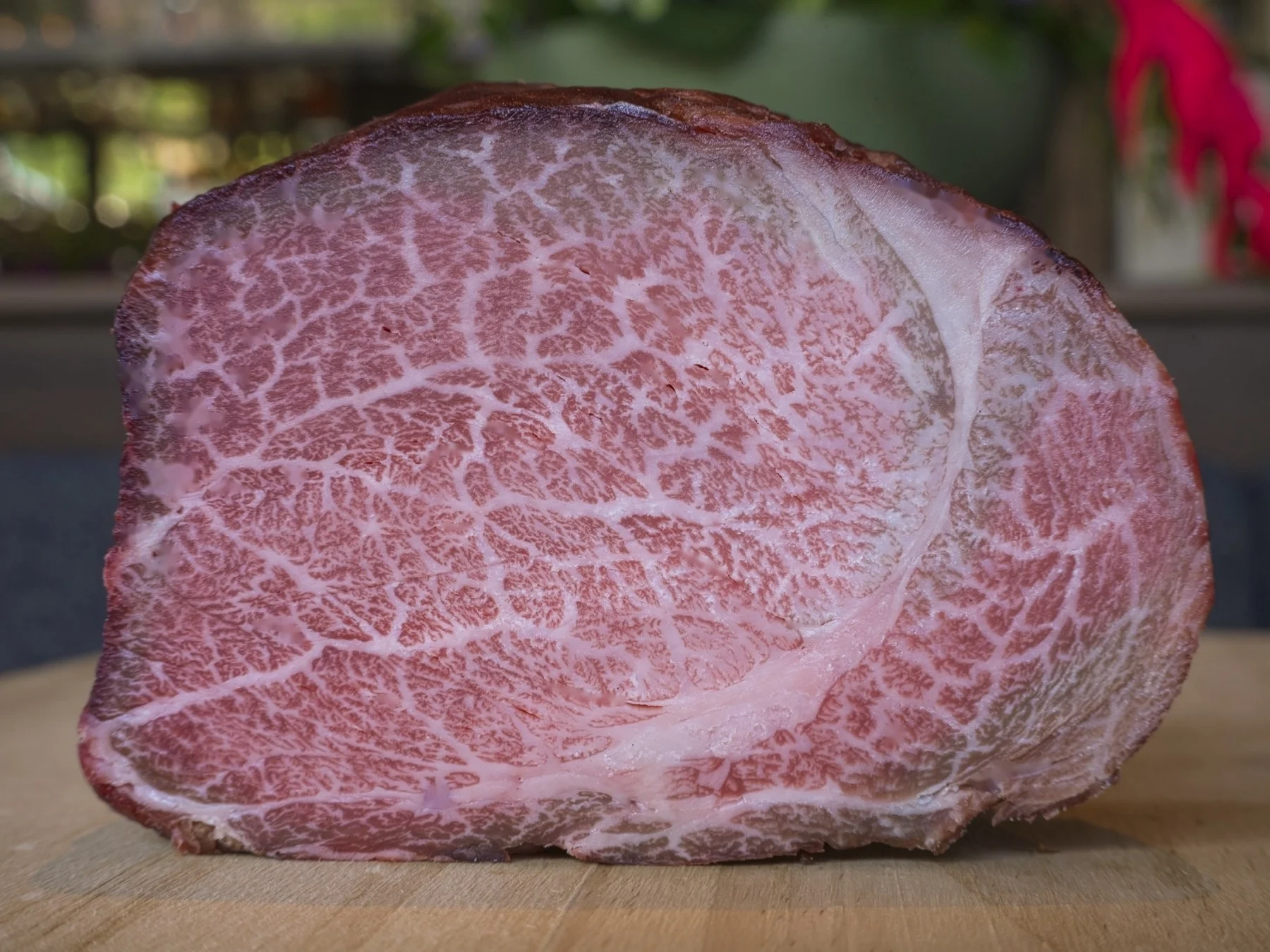 Japanisches Wagyu, roh und marmoriert